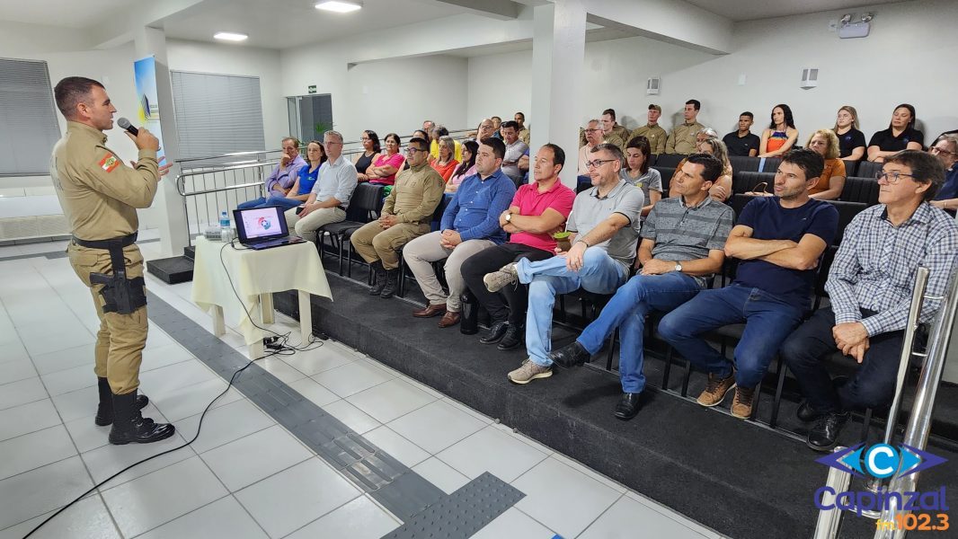 Tenente-coronel José Ronaldo Branco ministrou palestra em Capinzal