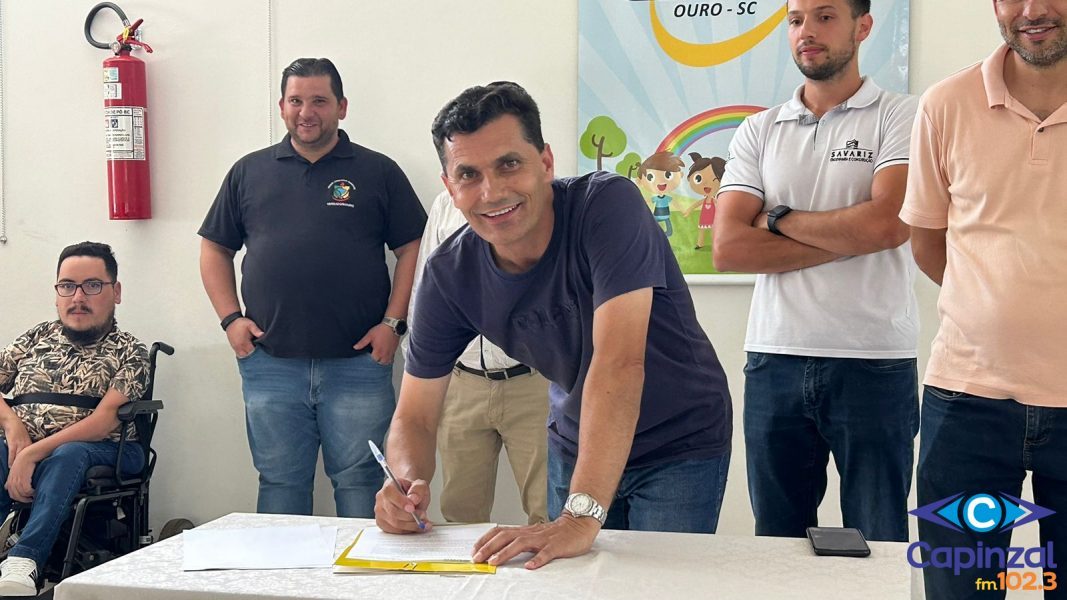 Prefeito Claudir Duarte assinou a ordem de serviço que autoriza a segunda etapa da ampliação da Escola Felisberto Vilarino Dutra