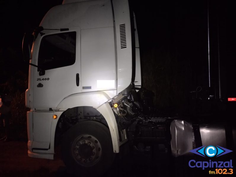Motorista de caminhão se envolve em acidente na SC 150 e derrama óleo por 03 quilômetros da rodovia
