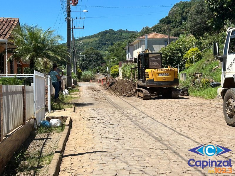 SIMAE realiza implantação da rede de saneamento básico na Rua José Zortéa