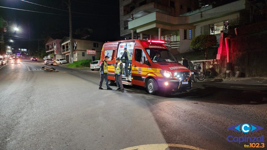 Jovem fica ferido em colisão entre carro e moto em Capinzal
