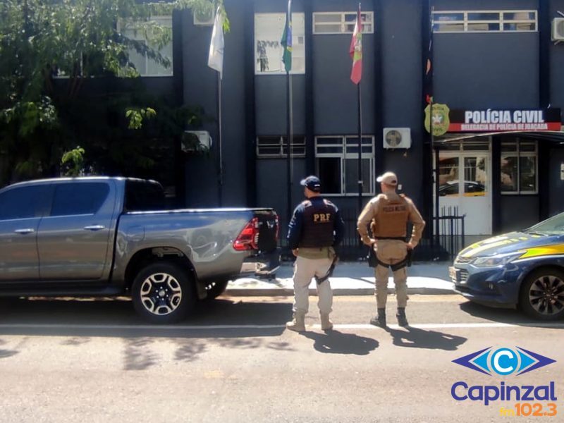 Policiais recuperam picape roubada na capital, com placas clonadas em Herval Velho