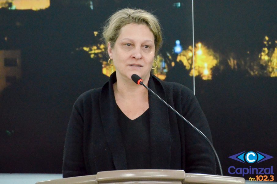 Secretária Kamille Sartori Beal retorna às atividades após 50 dias afastada para tratamento de saúde