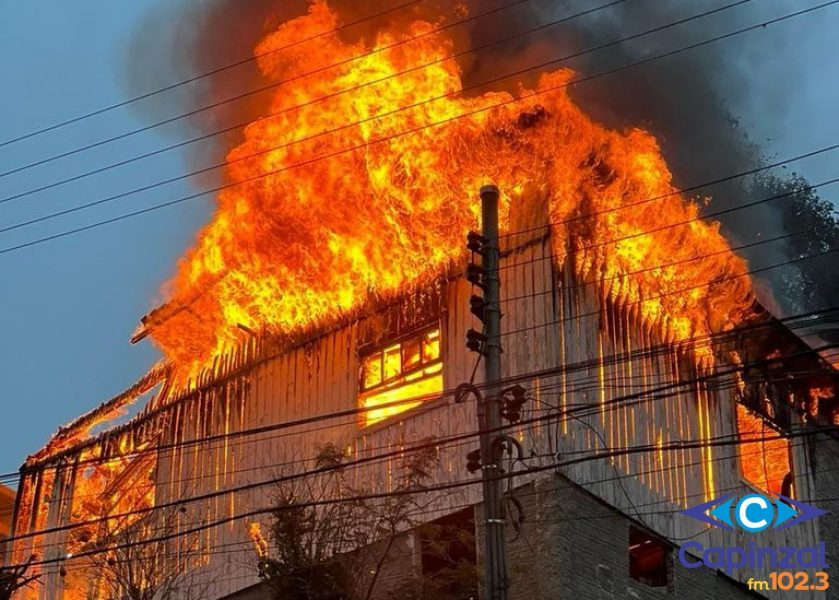 Um dia após ser desocupada, casa é destruída por incêndio em Joaçaba