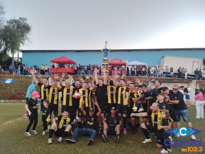 Coxilhense goleia a União e conquista o primeiro título da Copa Capinzal de Futebol