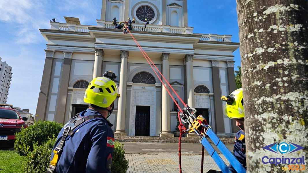 Treinamento de resgate em altura na Igreja Matriz de Capinzal prepara Bombeiros de SC para o Rope Days 2024
