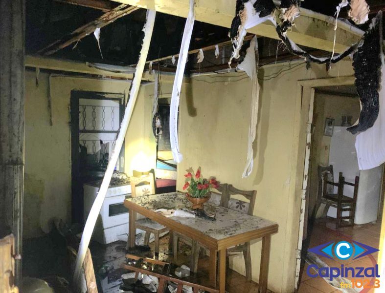 Incêndio em residência mobiliza Corpo de Bombeiros em Joaçaba