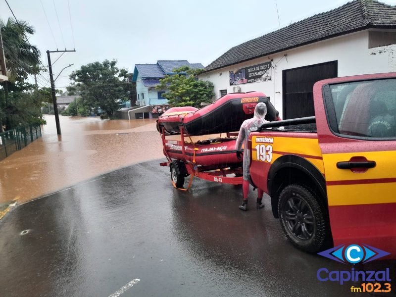 Santa Catarina envia ajuda humanitária ao RS diante das fortes chuvas