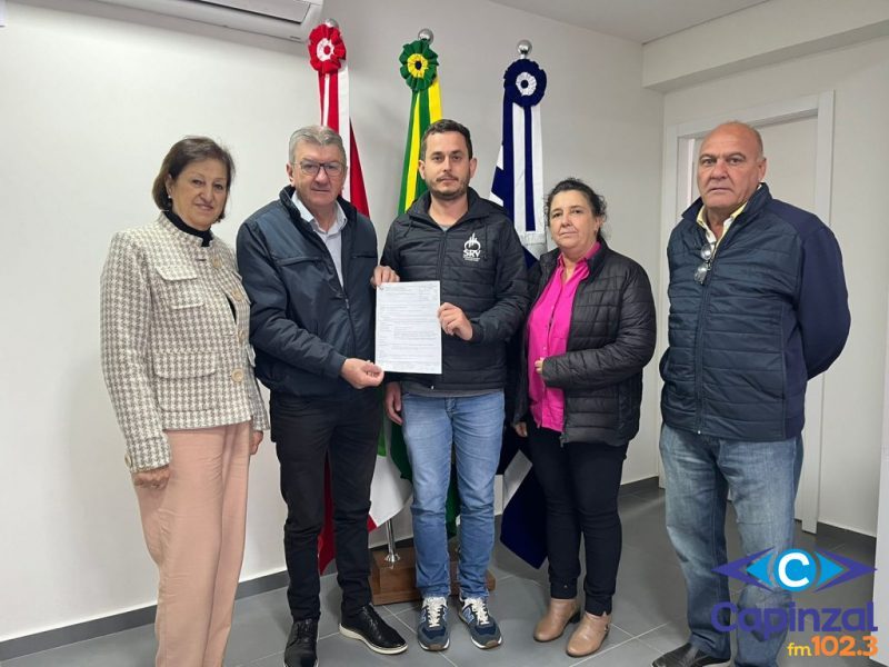 Prefeito Nilvo Dorini assina ordem de serviço que autoriza a pavimentação da Rua Plinio Botari