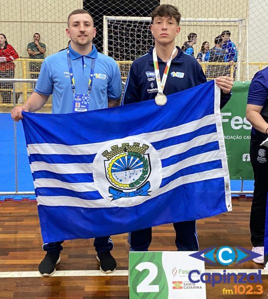 Carateca de Capinzal garante medalha de prata na etapa estadual da OLESC