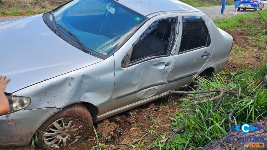 Veículo sai da pista na SC-467, em Capinzal