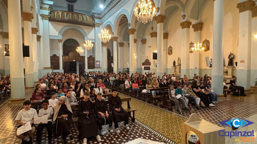 Paróquia São Paulo Apóstolo celebra missa em honra a São Francisco de Assis