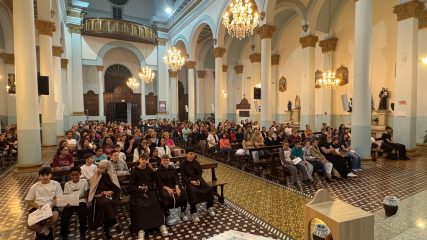 Fotos: Pascom/Paróquia São Paulo Apóstolo