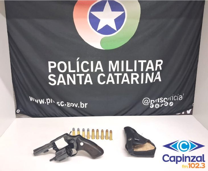 PM prende homem com arma de fogo durante averiguação de denúncia de crime eleitoral