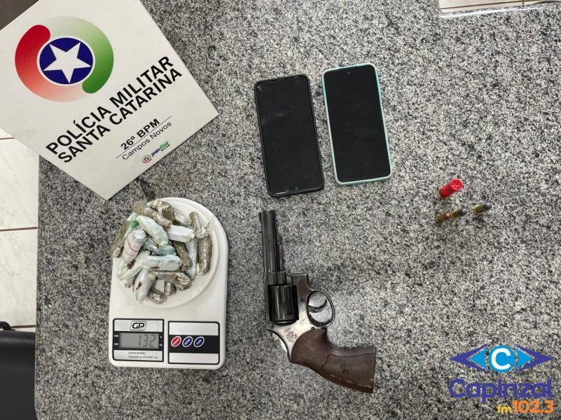 PM de Campos Novos prende cinco e apreende veículo furtado, drogas e arma