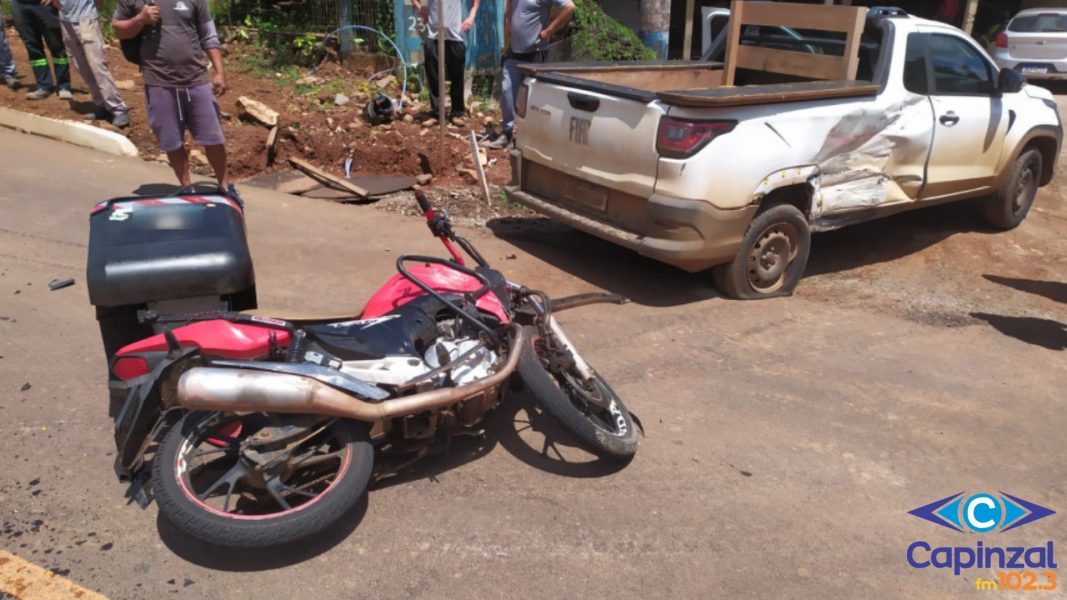 Motociclista é socorrido ferido após colisão com carro em Piratuba