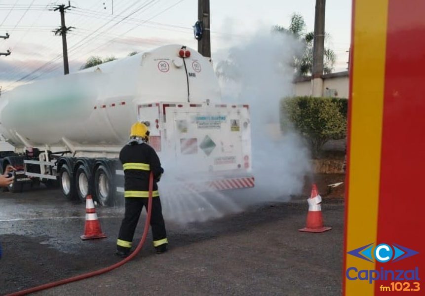 Bombeiros são acionados após vazamento de nitrogênio em caminhão em Campos Novos