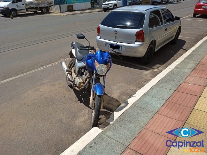 Motociclista é socorrido ferido após colisão com carro em Piratuba