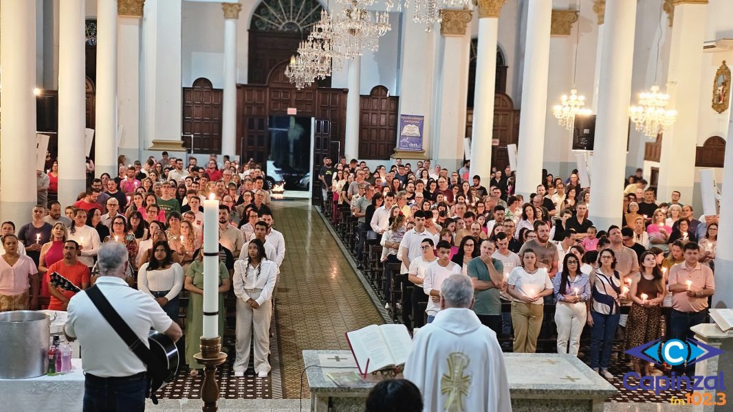 Luz, renovação e esperança: Paróquia São Paulo Apóstolo celebra a Vigília Pascal