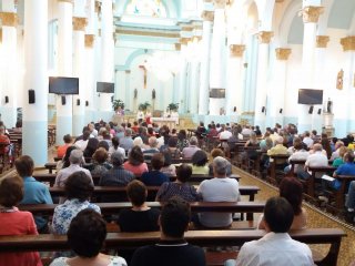 Celebração na igreja Matriz São Paulo Apóstolo 