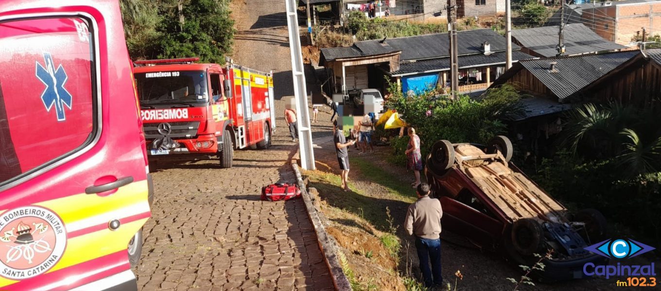 Capotamento mobiliza o Corpo de Bombeiros em Salto Veloso