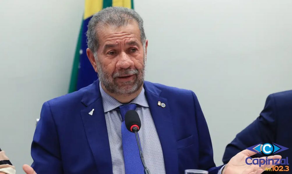Após fraude no INSS, Lupi pede demissão do Ministério da Previdência