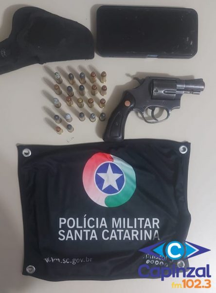 Homem é preso por porte ilegal de arma de fogo após perseguição em Fraiburgo