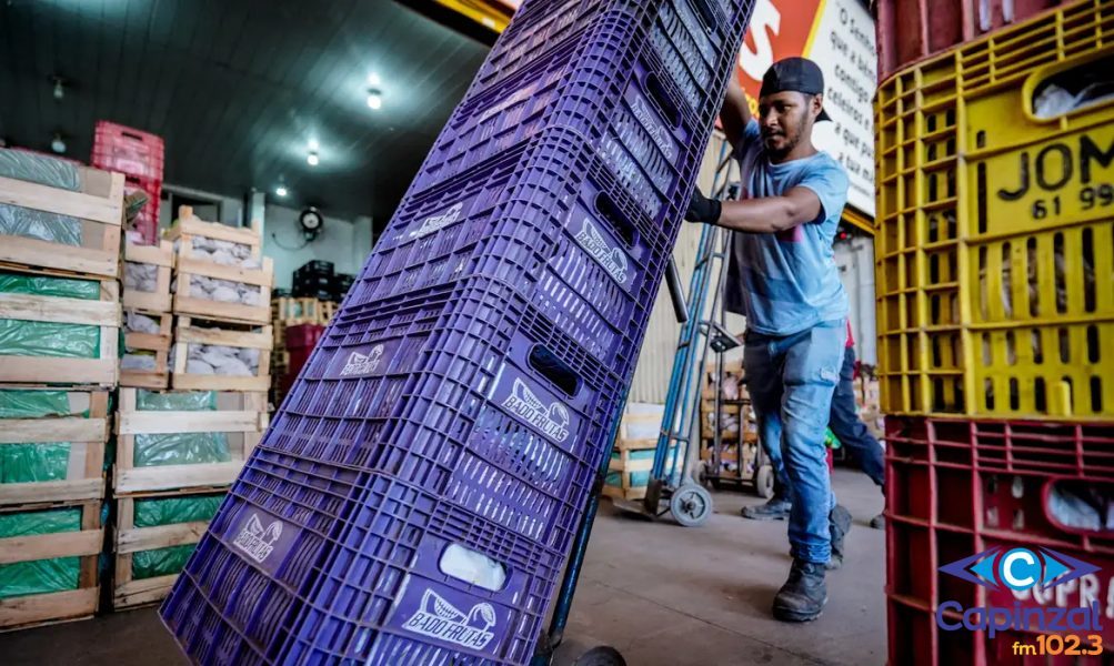 Rendimento médio dos brasileiros chega a R$ 3.057, recorde desde 2012