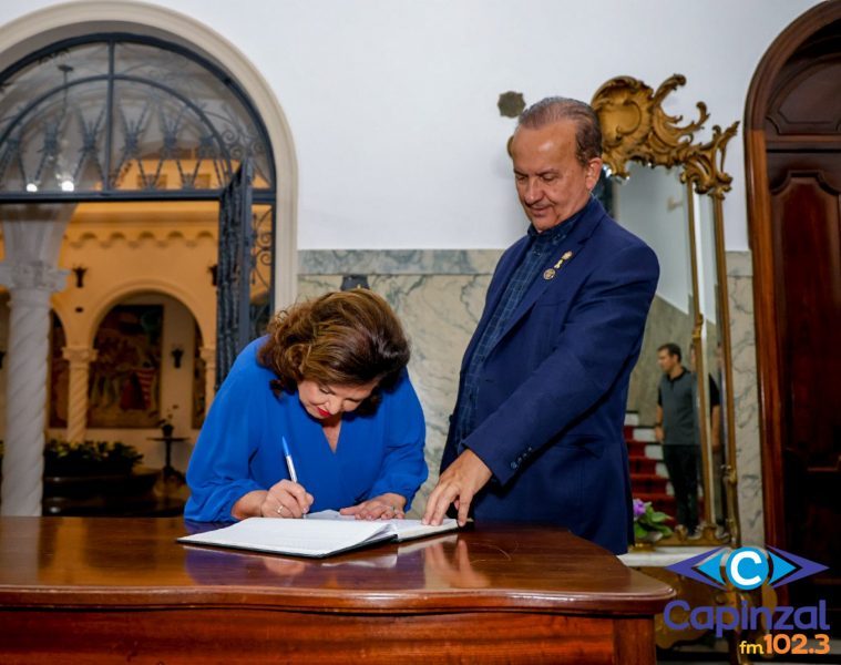 Jorginho Mello transmite o cargo à vice-governadora para cumprir agenda nos Estados Unidos
