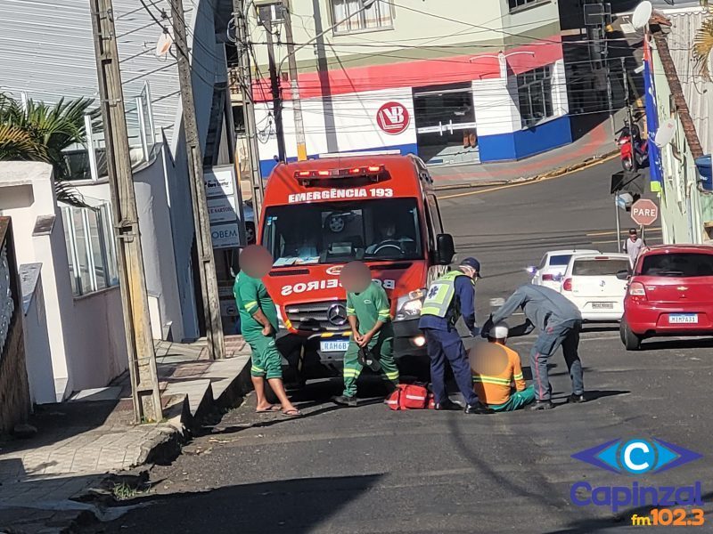 Bombeiros socorrem trabalhador da coleta de lixo após sofrer convulsão e bater a cabeça em Ouro