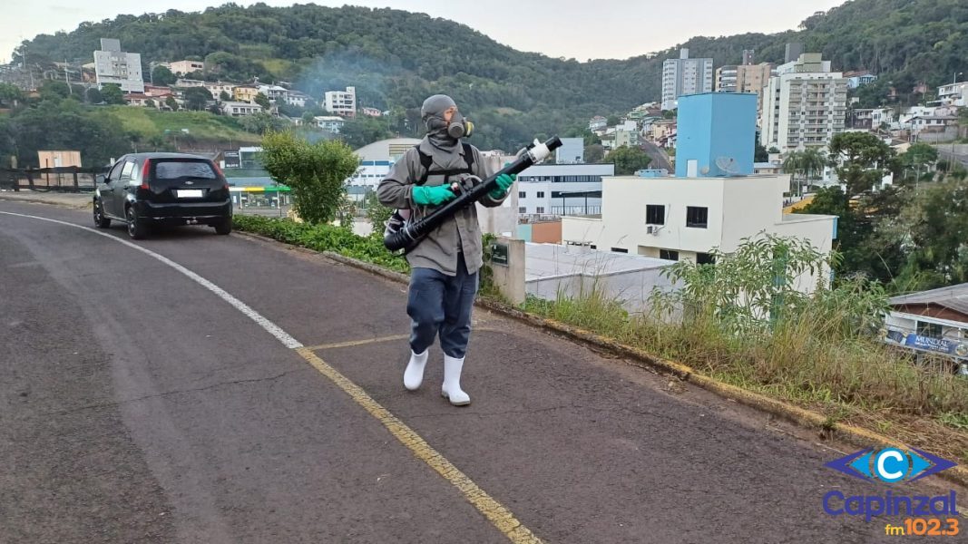 Secretaria de Saúde de Capinzal realiza nova ação de fumacê no combate à dengue