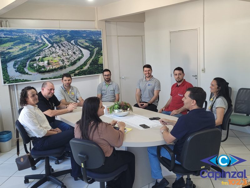 Prefeitura de Ouro e da CDL debatem ações importantes para o desenvolvimento econômico local