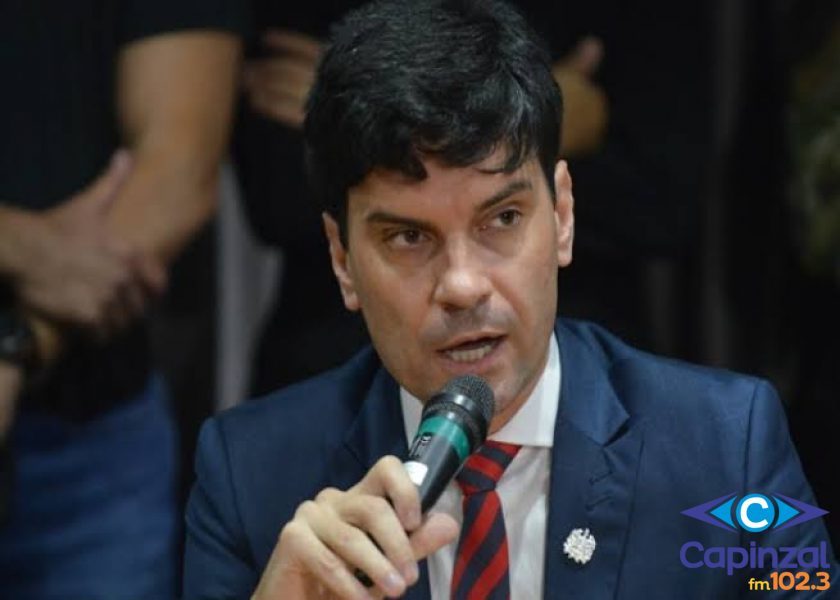 Criminosos tentam assaltar delegado-geral de SC em plena luz do dia em Florianópolis