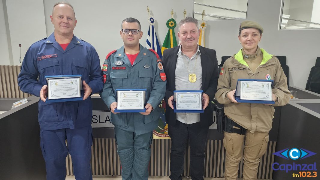 Câmara de Capinzal homenageia policiais e bombeiros com a honraria “Destaque do Ano”