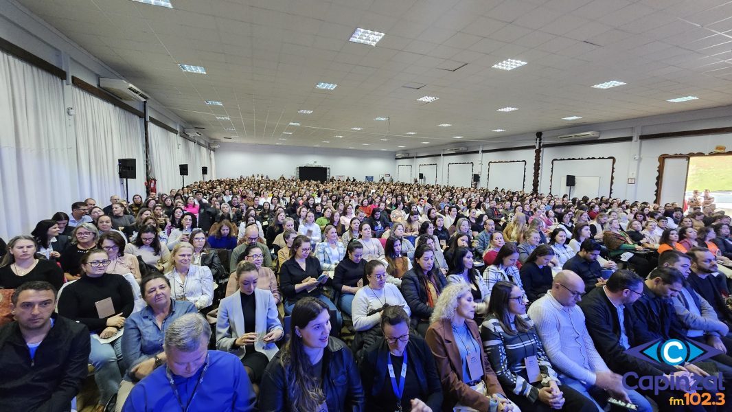 Capinzal reúne mais de mil profissionais de educação no 14º Simpósio Pedagógico