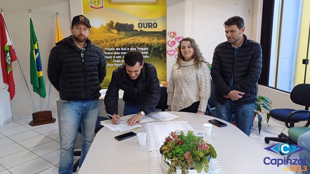 Assinada a ordem de serviço para a construção de muro de contenção no CMEI Raio de Sol
