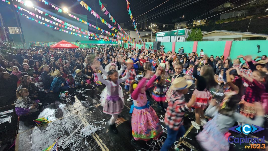 Escola Municipal Belisário Pena abre temporada junina com noite de cultura, alegria e participação comunitária