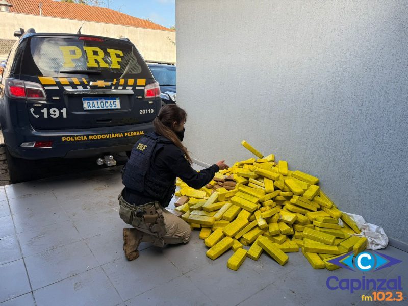 Homem é preso com 120 kg de maconha após fuga com carro furtado em Cunha Porã