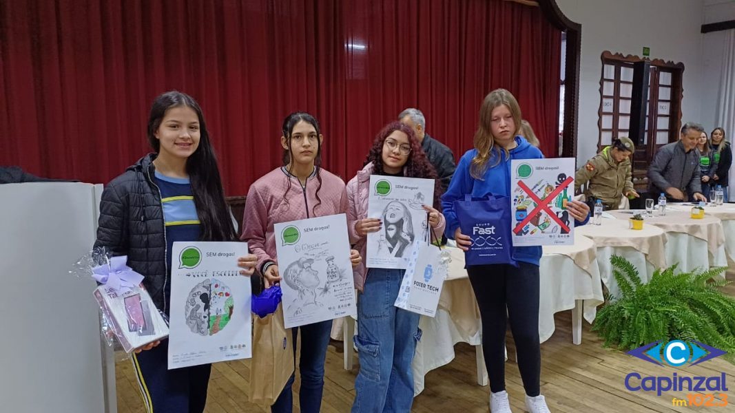 CAPS encerra campanha #queroVIDAsemdrogas com premiação a estudantes em Capinzal