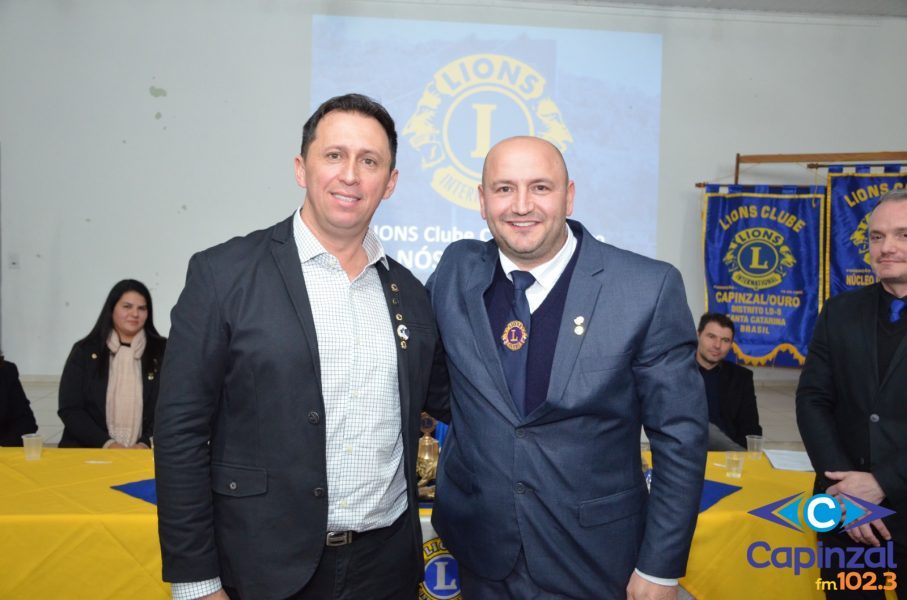 Divonei Silveira de Avila é empossado como novo presidente do Lions Clube Capinzal/Ouro