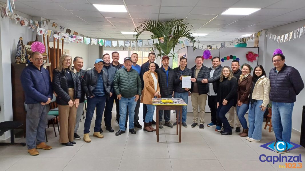 Assinada a ordem de serviço para pavimentação em concreto de mais duas ruas no centro de Ouro