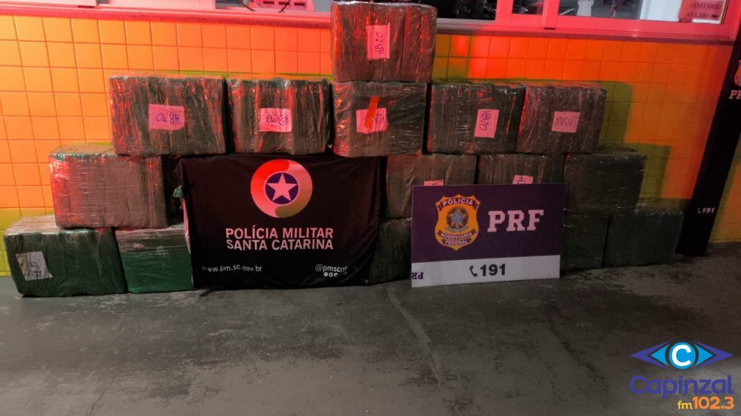 Ação conjunta PRF e PMRv apreende 330 quilos de maconha e recupera picape roubada na BR-153