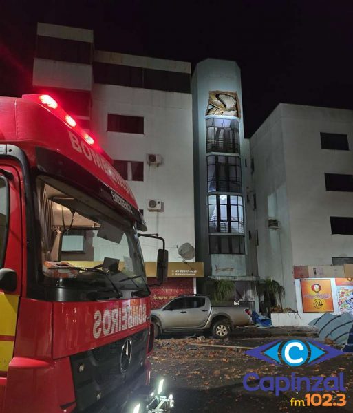 Laje com caixa d’água desaba em prédio de Xaxim durante a madrugada