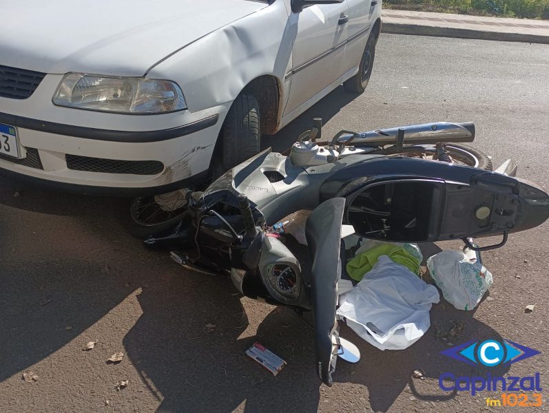 Motociclista fica ferida após colisão com carro em Piratuba