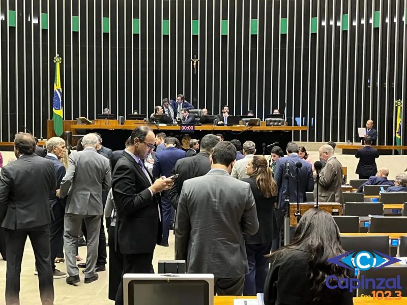 Câmara aprova criação de 200 novos cargos no STF; custo ultrapassa R$ 7,8 milhões