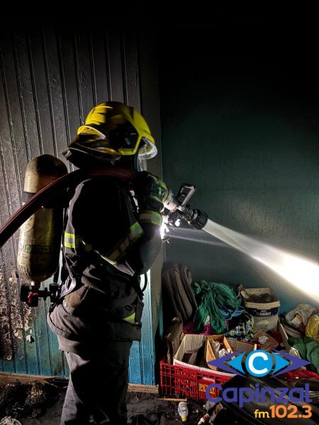 Bombeiros controlam princípio de incêndio em residência em Joaçaba