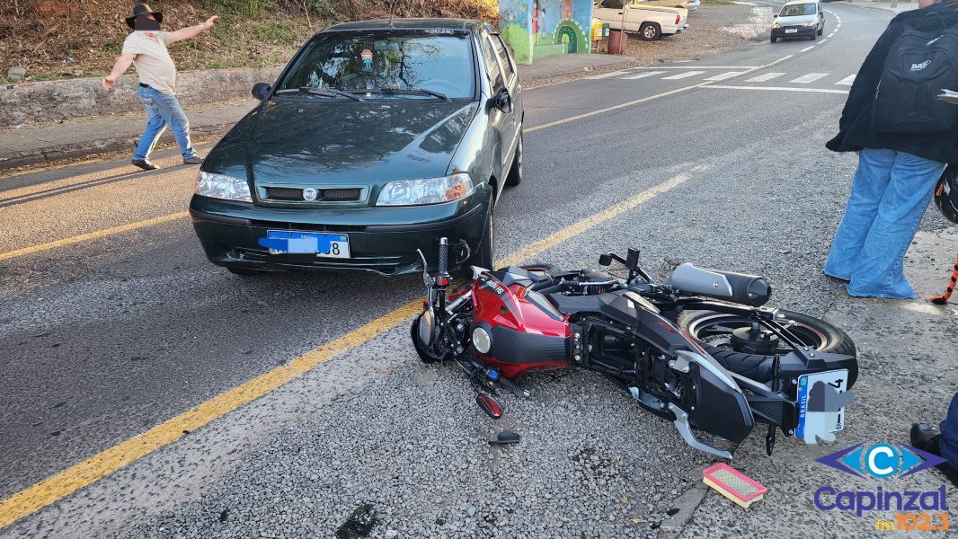 Jovem sem CNH se envolve em acidente entre carro e moto em Capinzal