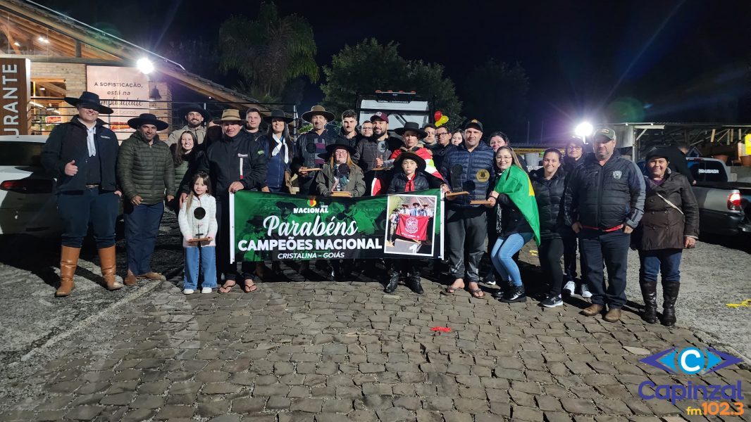VÍDEO: Laçadores de Capinzal são recebidos com festa após conquistas históricas na Festa Campeira Nacional