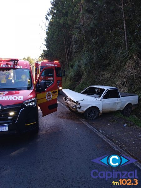 Motorista fica ferido após sair da pista e colidir contra barranco na BR-282, em Catanduvas