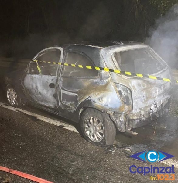 Homem é encontrado morto e parcialmente carbonizado ao lado de carro incendiado na BR-116